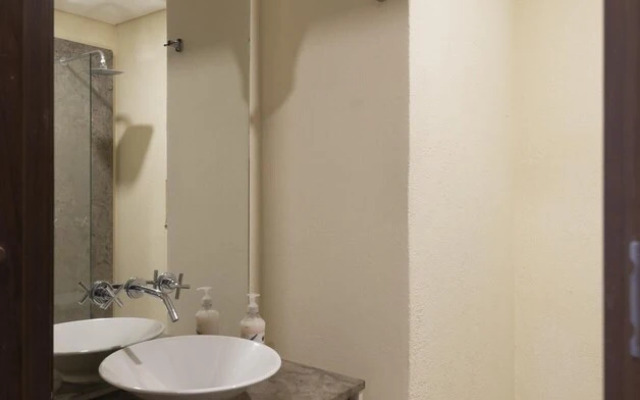 Beautifully Designed Duplex w Wifi Parque de Los Novios