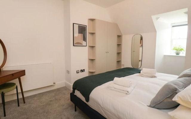 William Tower Suite Stone Cross Mansion