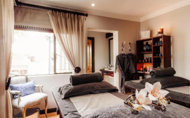 InnJoy Boutique Hotel