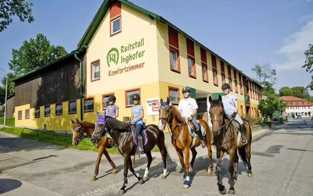 Reitstall Familie Inghofer - Gästehaus & Bauernhof