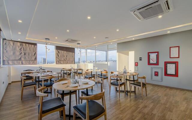 OYO Townhouse 040 Global Village Tech Park