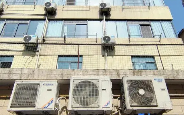 Ruyuan Apartment (Hengshan Road, Fudan University, Zhongshan Hospital Branch)