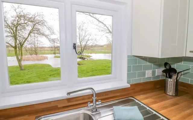 Wigrams Canalside Cottage