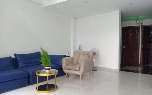 Pine Tree Hotel and Apartment