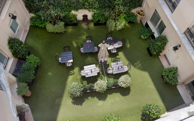 Elysees Union Hotel