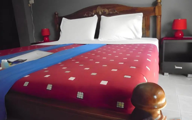 Robin’s Nest Guesthouse & Restaurant