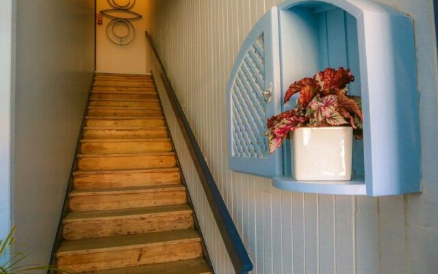 Caminha Hostel & Suites