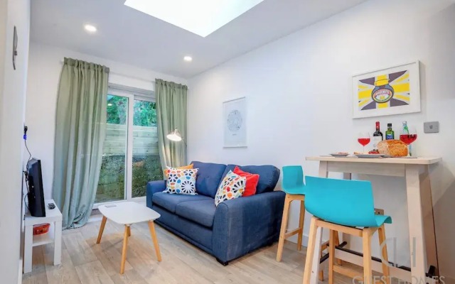 Host Stay Croydon Road Abode