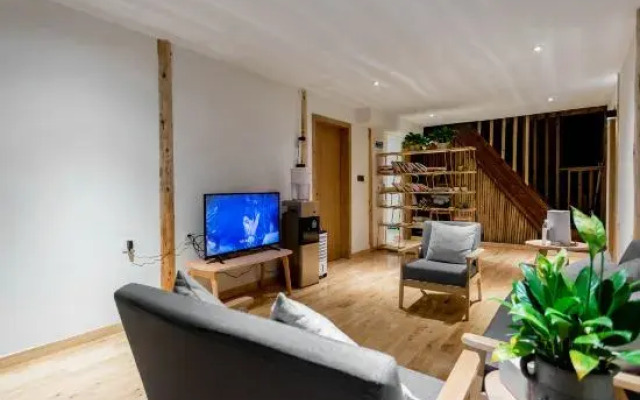 Xijiang Qingye Park Su View Homestay