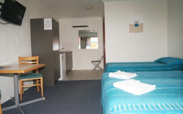 Cedar Lodge Motel Townsville