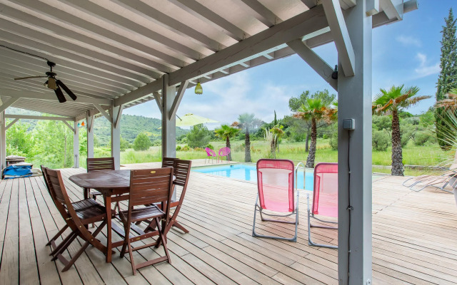 Tranquil holiday home in Cébazan with private pool