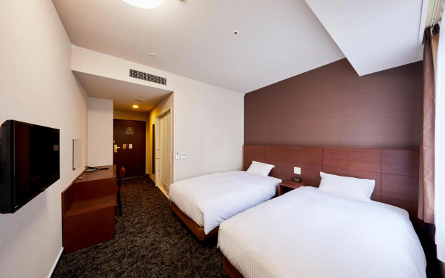 Garner Osaka Honmachi Station by IHG