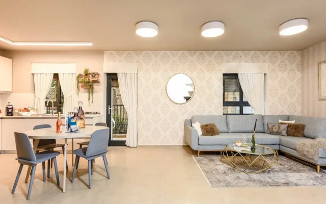 Luxury Keren Hayesod