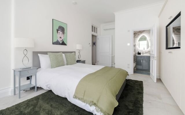 Luxury Oasis in South Kensington WITH AC