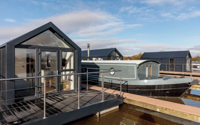 Tattenhall Marina