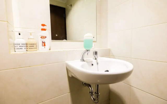 Best Price Studio Room Grand Dhika City Apartment