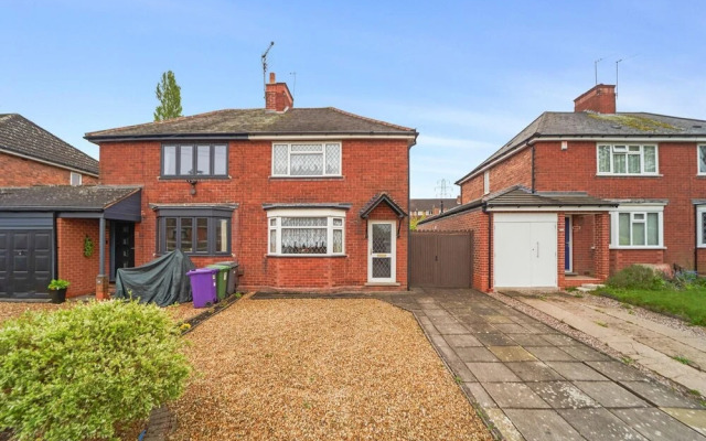 Beautiful 4 Bed House - Great Central Location - Wolverhampton