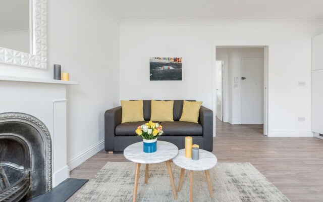 Soho Apartments by BaseToGo