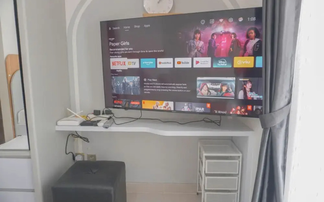 Good And Comfy Studio At Transpark Cibubur Apartment