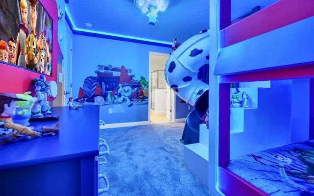 2900penolpe 9 Bedroom Home