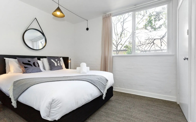 SoYa on Davis Apartment Hotel