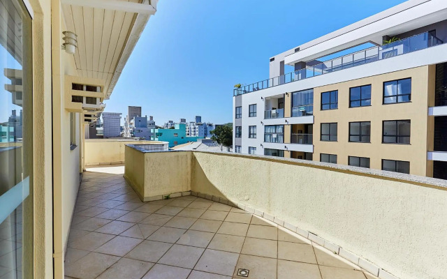 791 - Cobertura com piscina. 200m da PRAIA. BOMBINHAS - CENTRO