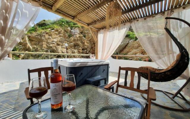 Janakos View Apartment I with Hot Tub