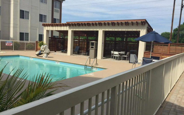 Candlewood Suites Charlotte - Arrowood by IHG