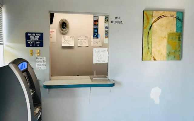 Capital O Swan Inn Comstock Park