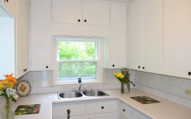 Still Point Lodge & Cottages