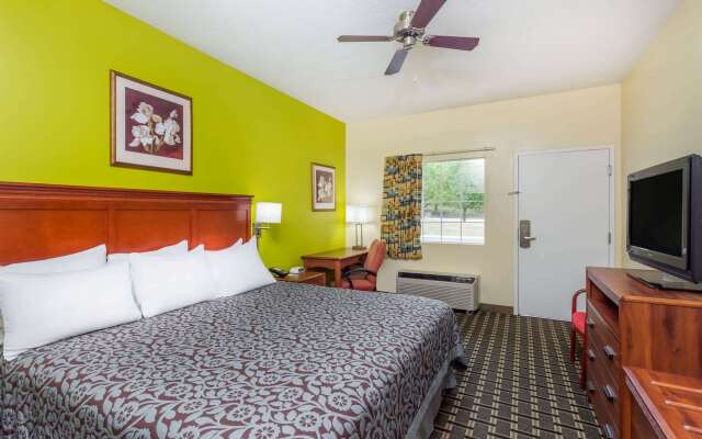 Days Inn by Wyndham Trenton