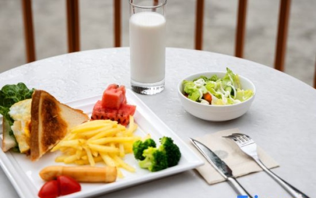 ZMAX Manxi Hotel Chengdu East Railway Station Vientiane City Branch – Meal – Chengdu