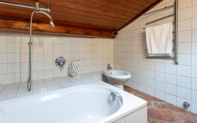 Blue Attic - Historical Como City Center by Rent All Como