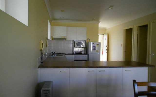Montego Mermaid Beach Motel