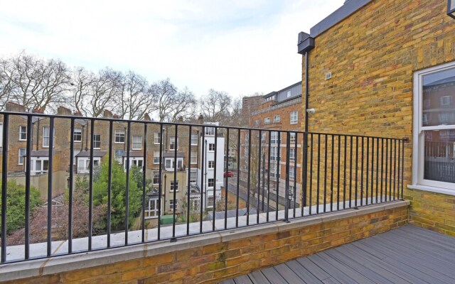 Stylish & Spacious Deluxe Apartments near Victoria Station