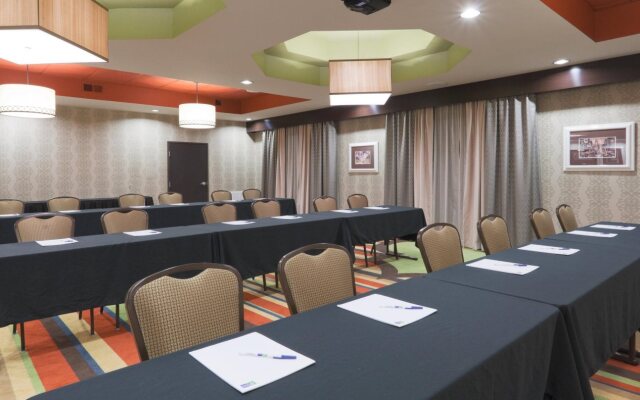 Holiday Inn Express Hotel & Suites Fulton by IHG