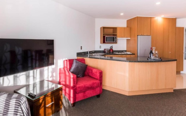 Fino Hotel and Suites
