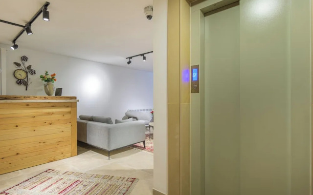 Pearl of Faqra Studios & Apartments