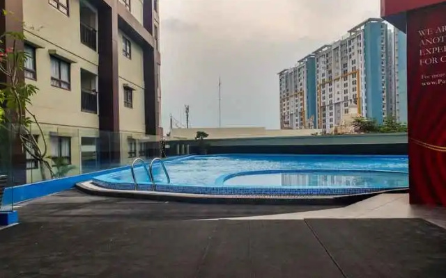 Cozy and Nice 2BR Apartment at Atria Residence By Travelio