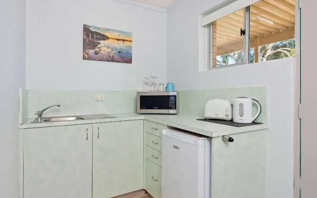 Haven Waters Motel & Apartments