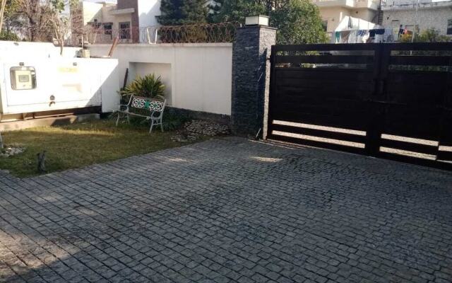 Crosswinds Guest House