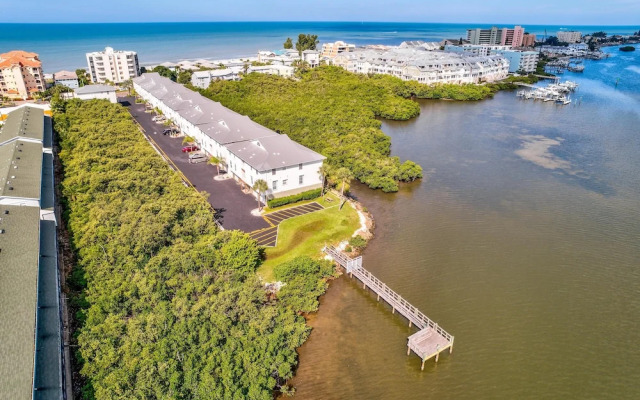 Mariner's Pointe 701