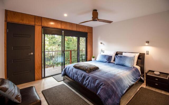 Springbrook25 Pet friendly House