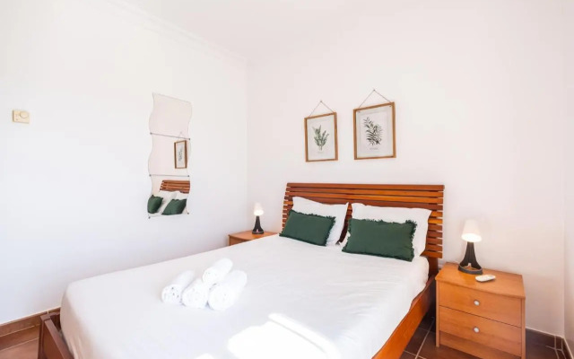 #020 Cozy and Pool 5min Olhos de Agua Beach