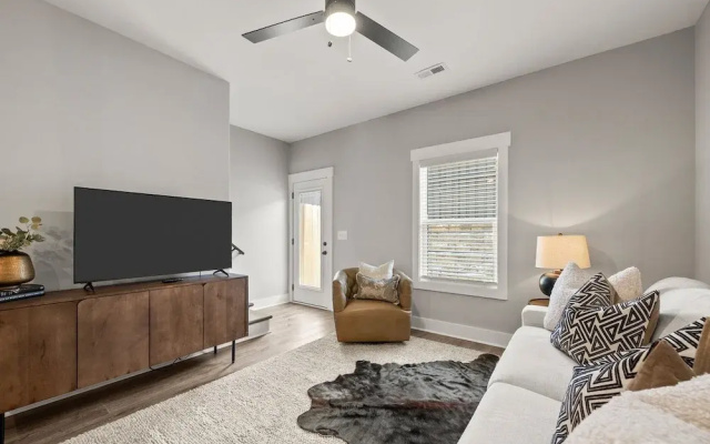 111 Hickory Grove Blvd Unit #B5