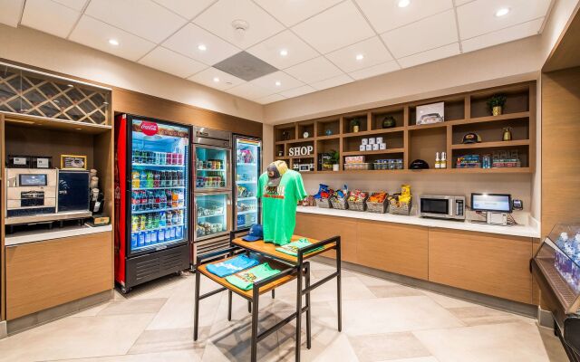 DoubleTree by Hilton Carson