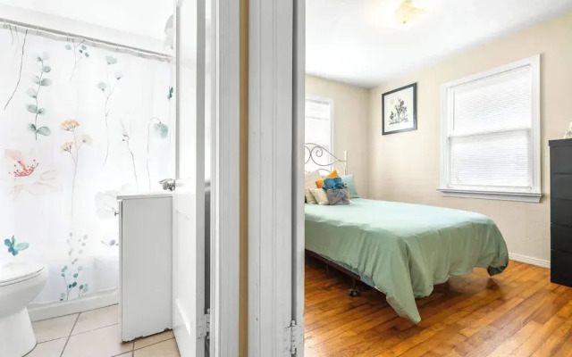 Charming Seminole Heights Getaway