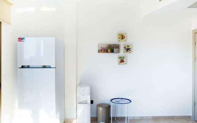 Important Group Villa Ata