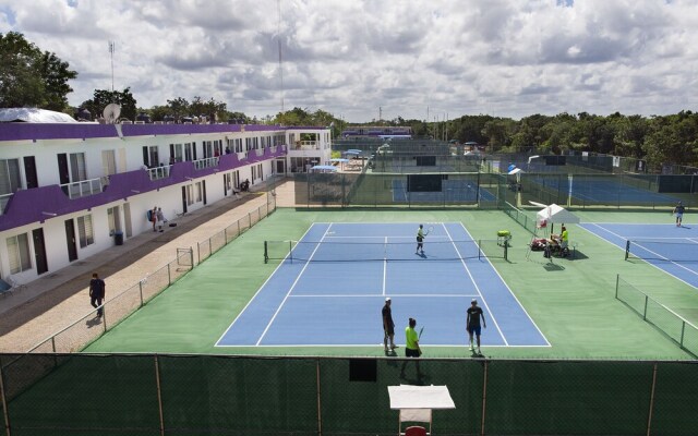 Cancun Tennis Inn