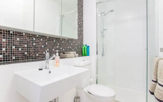C3CBD Melbourne Apartment